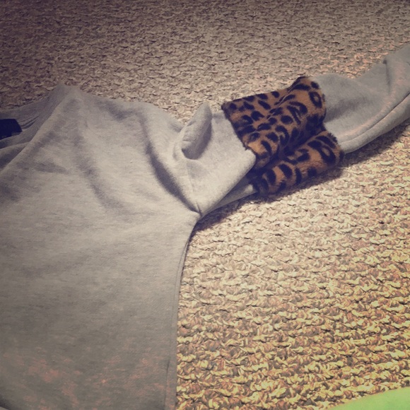 Leopard sweater - Picture 1 of 1